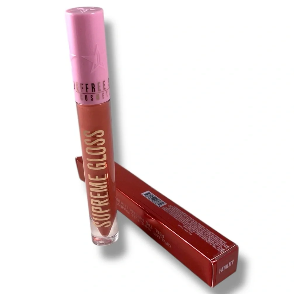 Jeffree Star color red